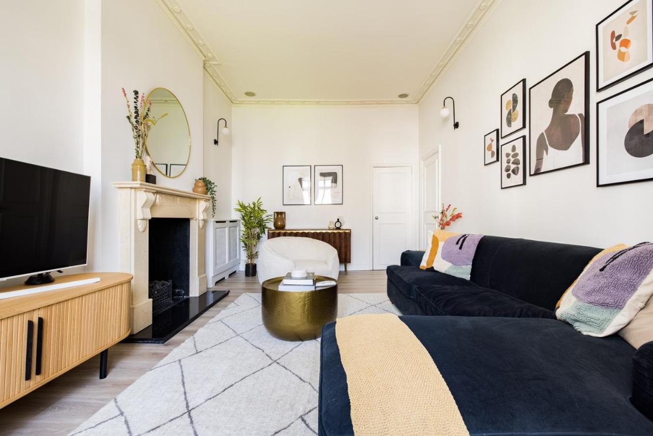 ロンドンThe Sussex Garden Retreat - Elegant 2Bdr Flatアパートメント エクステリア 写真