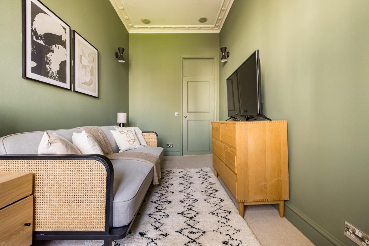 ロンドンThe Sussex Garden Retreat - Elegant 2Bdr Flatアパートメント エクステリア 写真