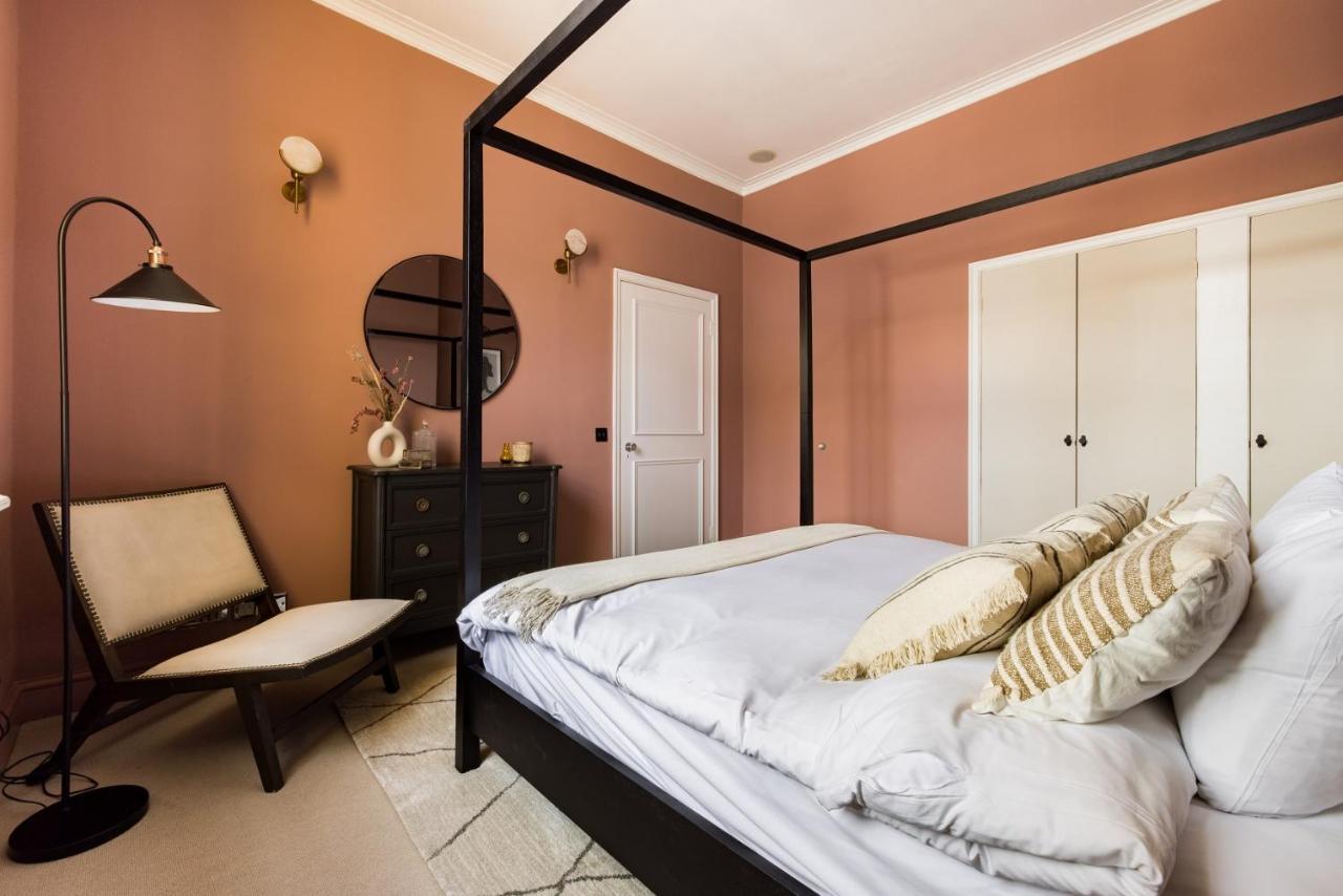 ロンドンThe Sussex Garden Retreat - Elegant 2Bdr Flatアパートメント エクステリア 写真