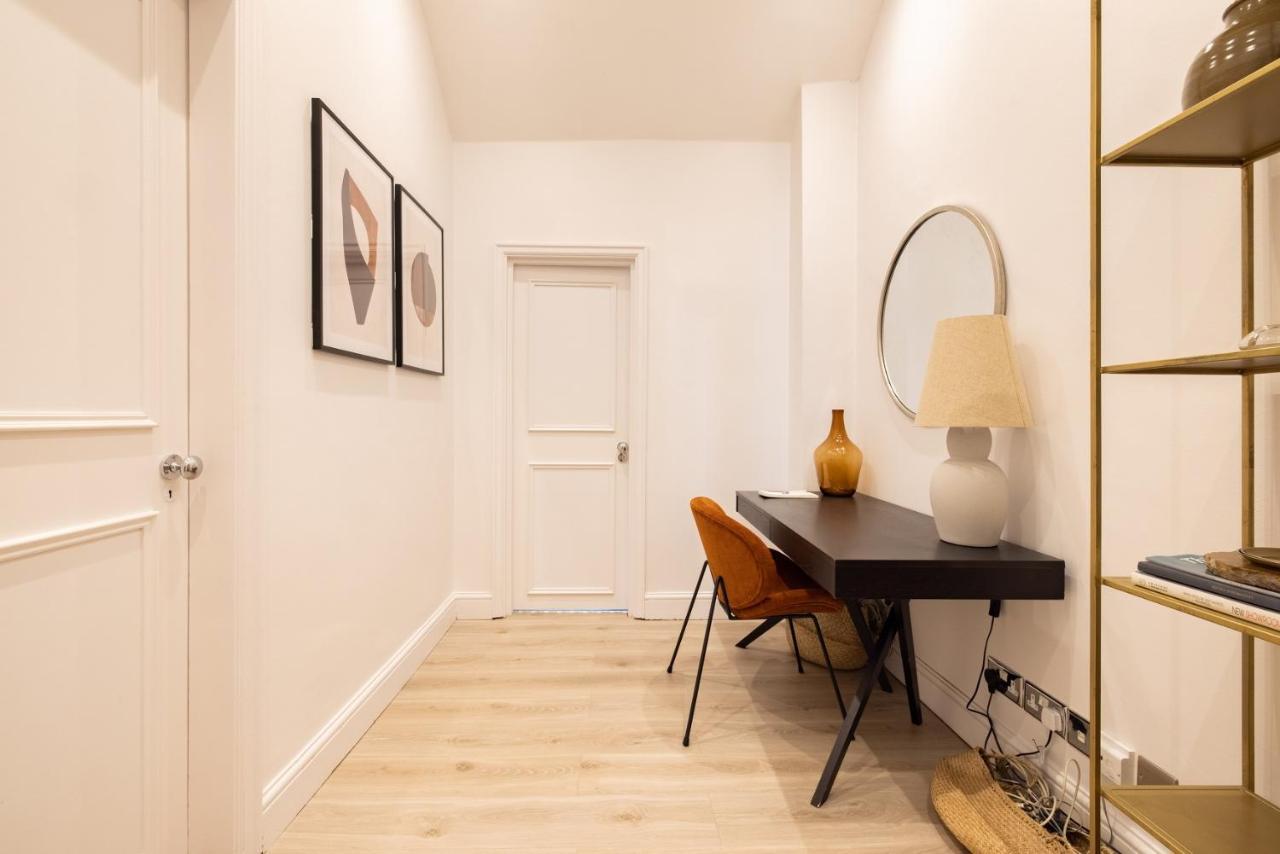 ロンドンThe Sussex Garden Retreat - Elegant 2Bdr Flatアパートメント エクステリア 写真
