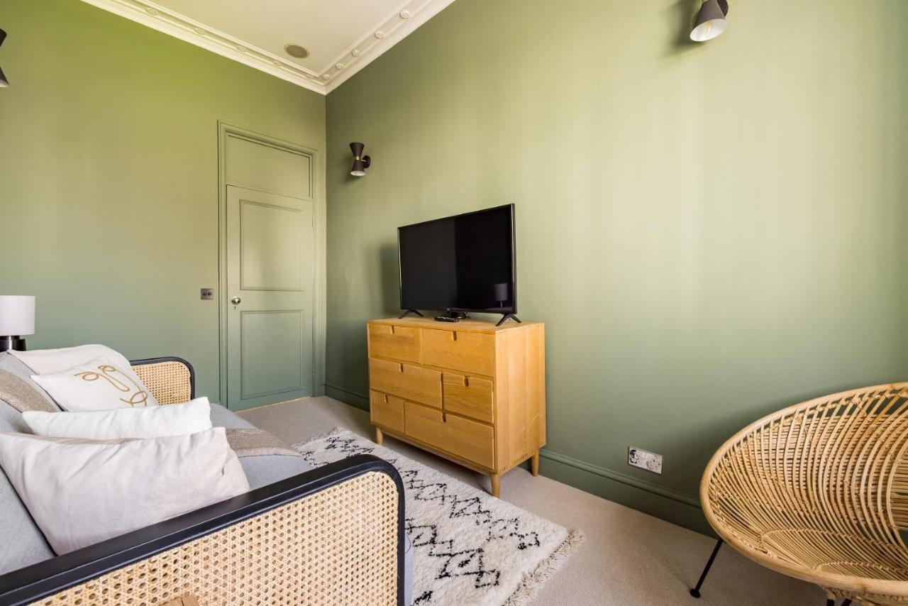 ロンドンThe Sussex Garden Retreat - Elegant 2Bdr Flatアパートメント エクステリア 写真